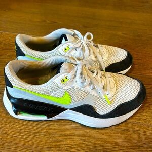 Nike AirMax shoes youth size 7 white and yellow